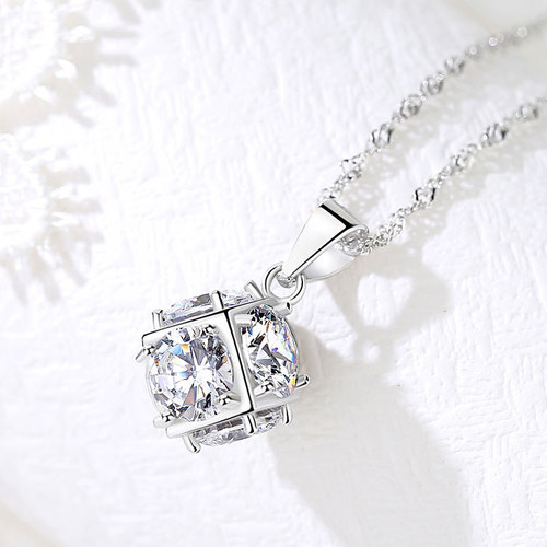 Pure Silver S925 Love Cube Diamond Heart Necklace for Women, Japanese and Korean Fashion Student Choker Chain Accessory for Girlfriend