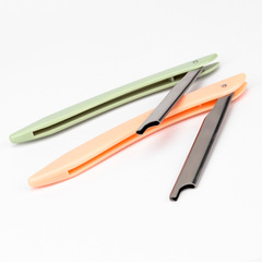 Folding Razor Holder for Eyebrow Shaving and Hair Removal, Professional Makeup Tool, Wholesaler of Beauty and Cosmetics