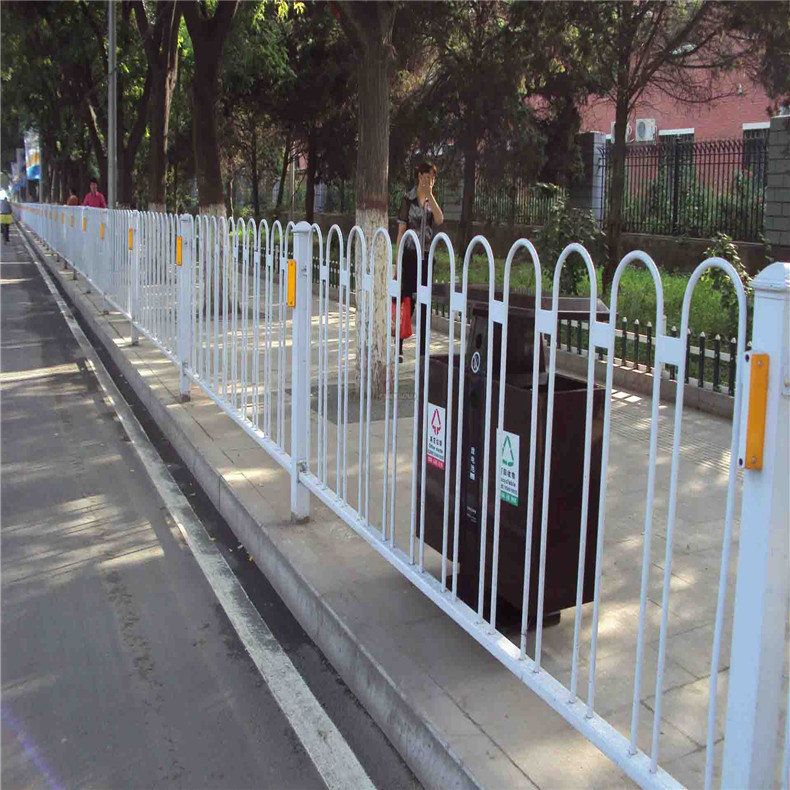 市政u型交通马路京式护栏京式m型道路隔离护栏