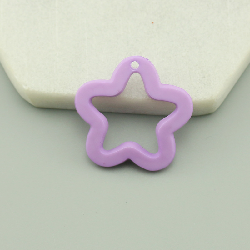 Color estrella de cinco puntas llavero acrílico colgante dopamina accesorios de joyería 30mm flor en forma de ciruela material