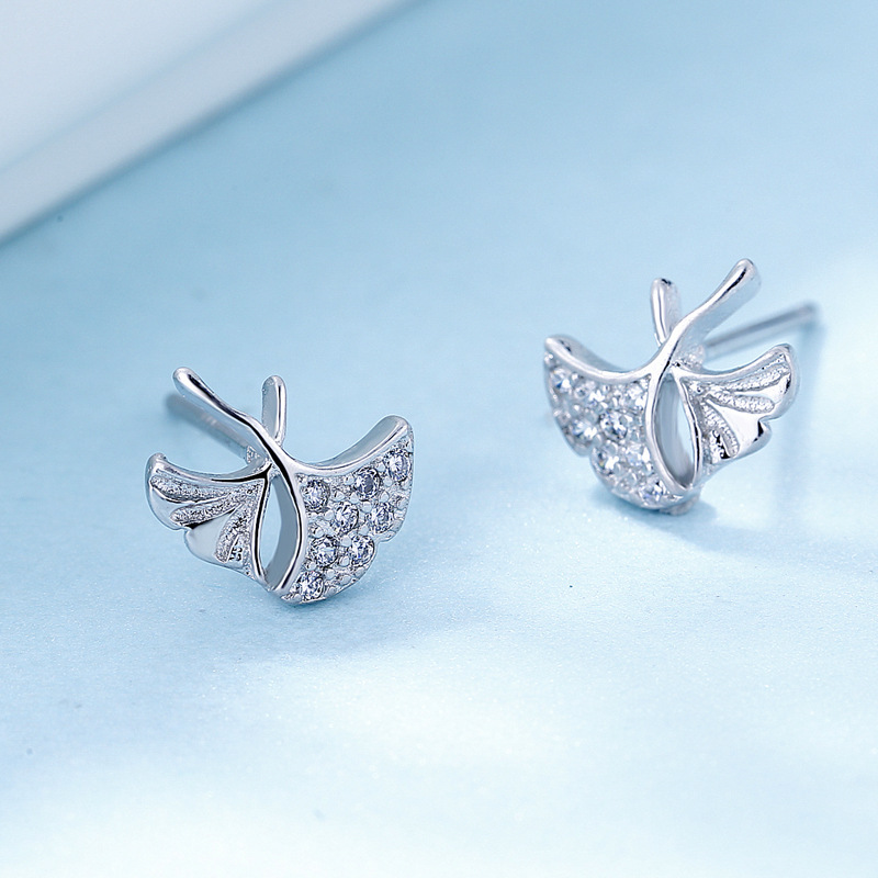 Cubic Zirconia And Pearl Stud Earrings For Everyday Elegance_voghion.com