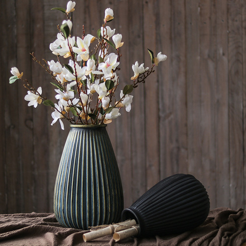 Floral Vase with Retro Pottery Style, Chinese Artistic Antiquity, Light Luxury Bronze-Imitation Vase, Vintage, Distressed, Dried Flower Vase