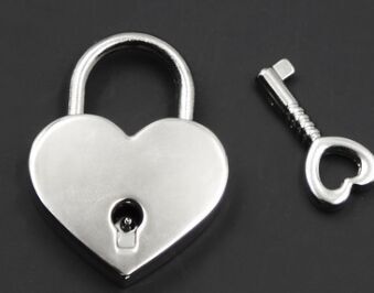 Suministro directo de fábrica juguetes sexuales esposas pie cuello cubierta accesorios cobre cerradura plata cerradura alternativa juguete accesorios pequeño juguete artesanía