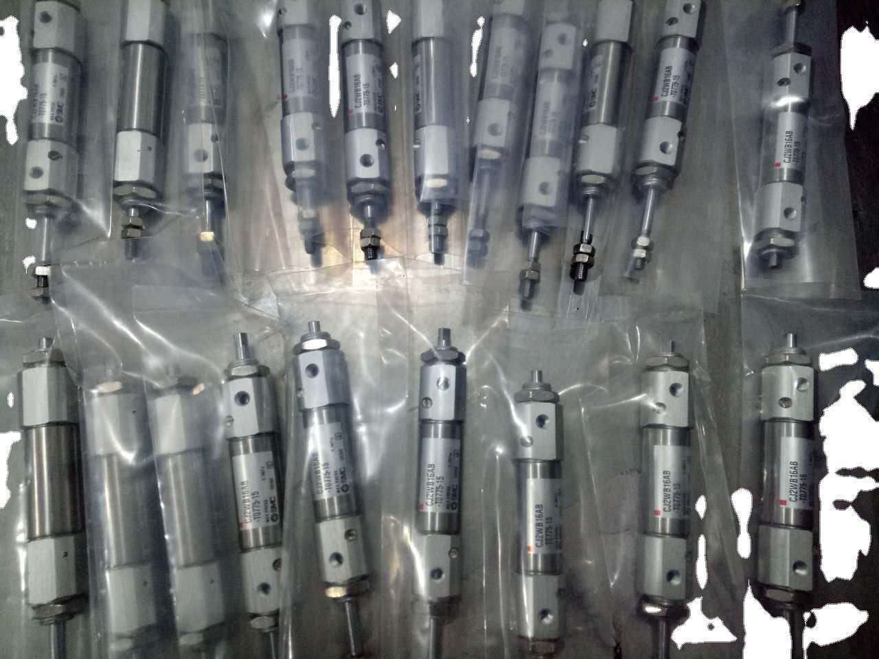 销售高品质CM202头部气缸 (CJ2WB16AB-T0755-15) KXFODXESA00