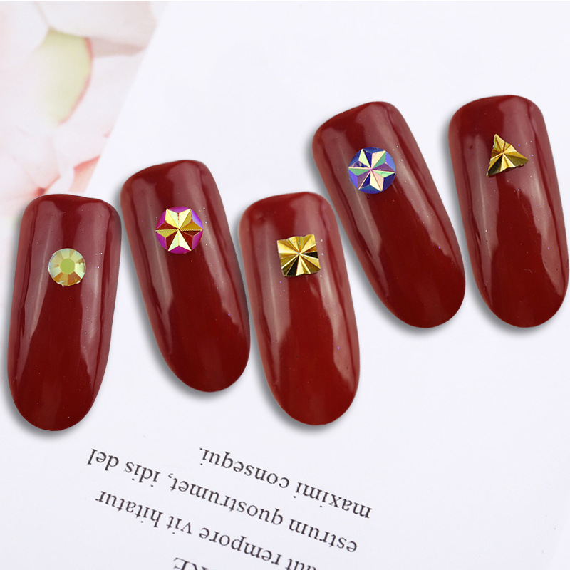 2021 Nueva joyería de uñas nuevo traje de remache en forma especial aleación parche de metal bolsa de seis rejillas joyería de uñas