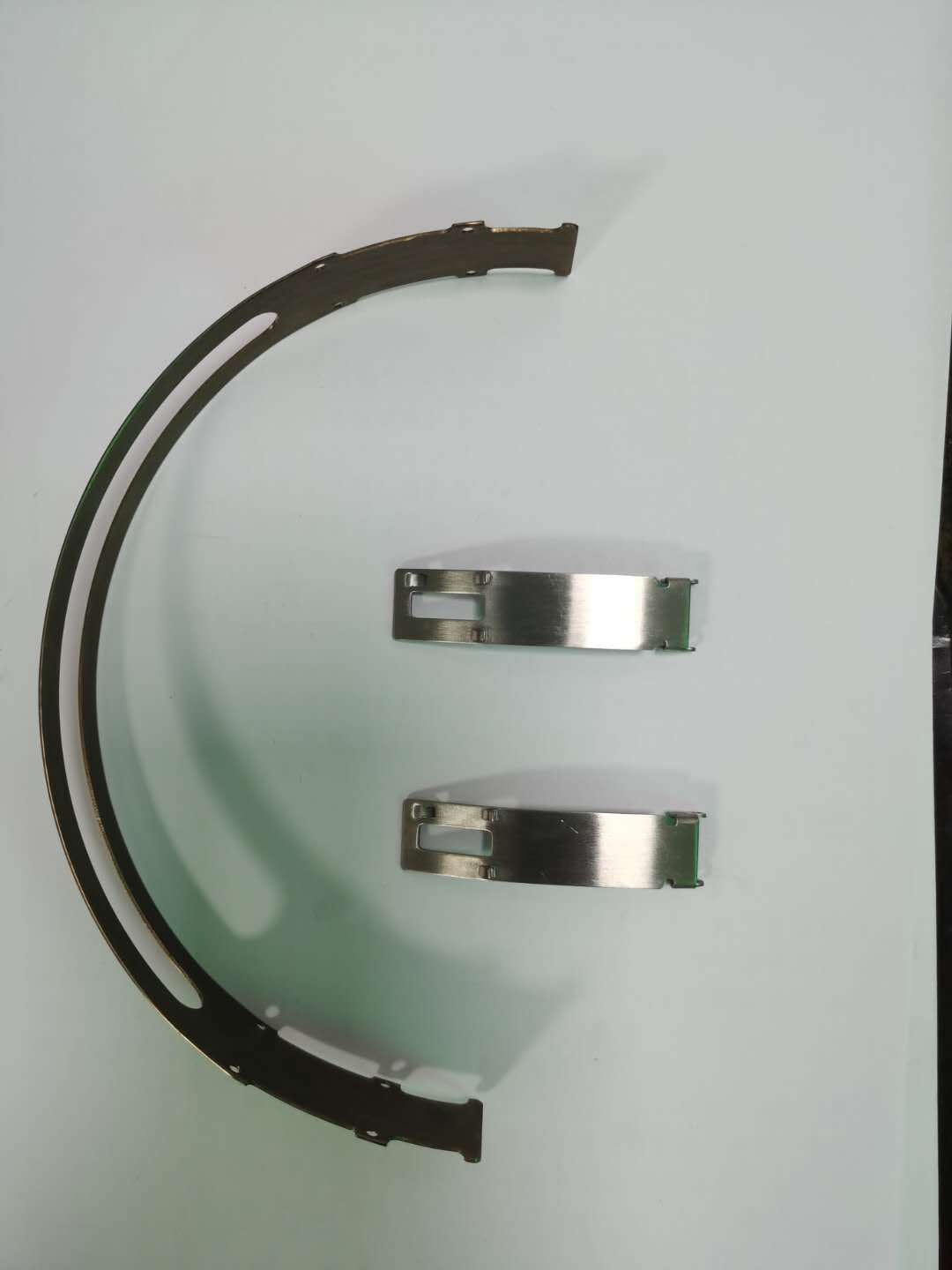 专业生产不锈钢耳机钢带钢片 弯弓头弓 缩伸支臂扣弹片五金件