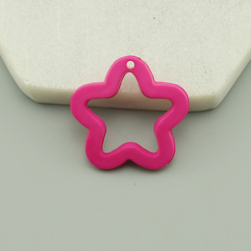 Color estrella de cinco puntas llavero acrílico colgante dopamina accesorios de joyería 30mm flor en forma de ciruela material
