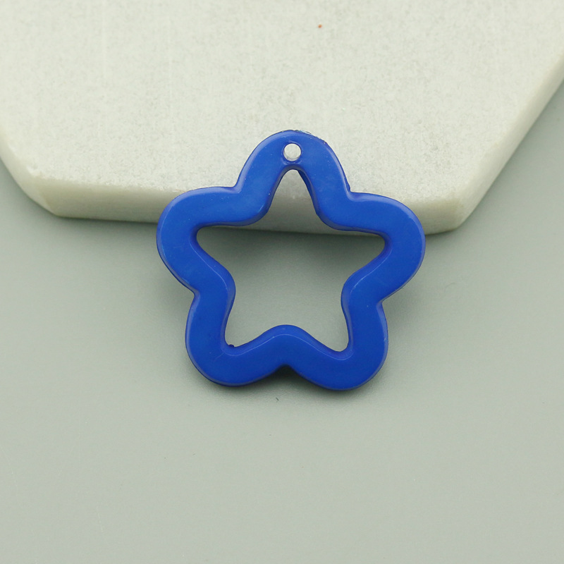 Color estrella de cinco puntas llavero acrílico colgante dopamina accesorios de joyería 30mm flor en forma de ciruela material