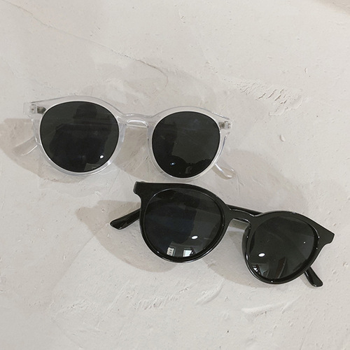 Children's sunglasses, trendy UV protection sun glasses for babies and kids, cool and stylish, unisex, Korean style accessories, cute and fashionable glasses