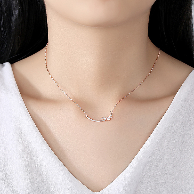 S925 sonrisa arco collar moda femenina Singapur nicho diseño simple clavícula cadena ins Internet celebridad colgante