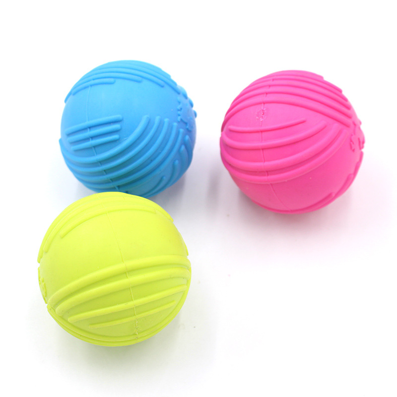 Bola de perro de juguete de sonido para mascotas Bola de rayas de caucho TPR Pelota de juguete de perro golden retriever suministros