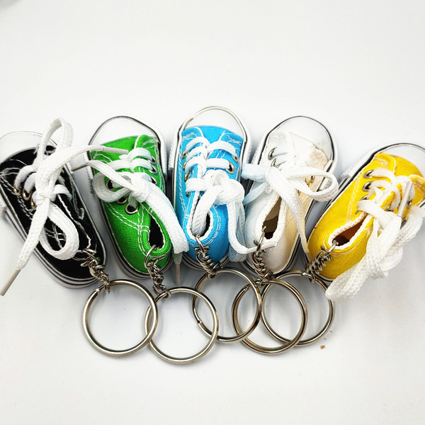 Small realistic cloth espadrilles