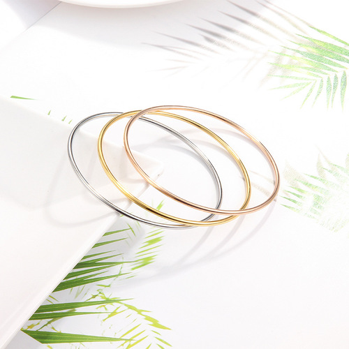  Simple Golden Titanium Steel 2mm Plain Coil Bracelet Non-fading Women’s Thin Bracelet