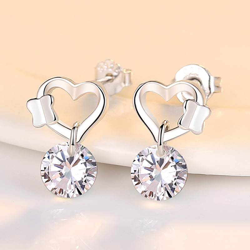 Pendientes de plata esterlina 925 Stud pendientes de mujer pequeño diseño elegante amor en forma de corazón 2020 nuevo estilo viento frío Red