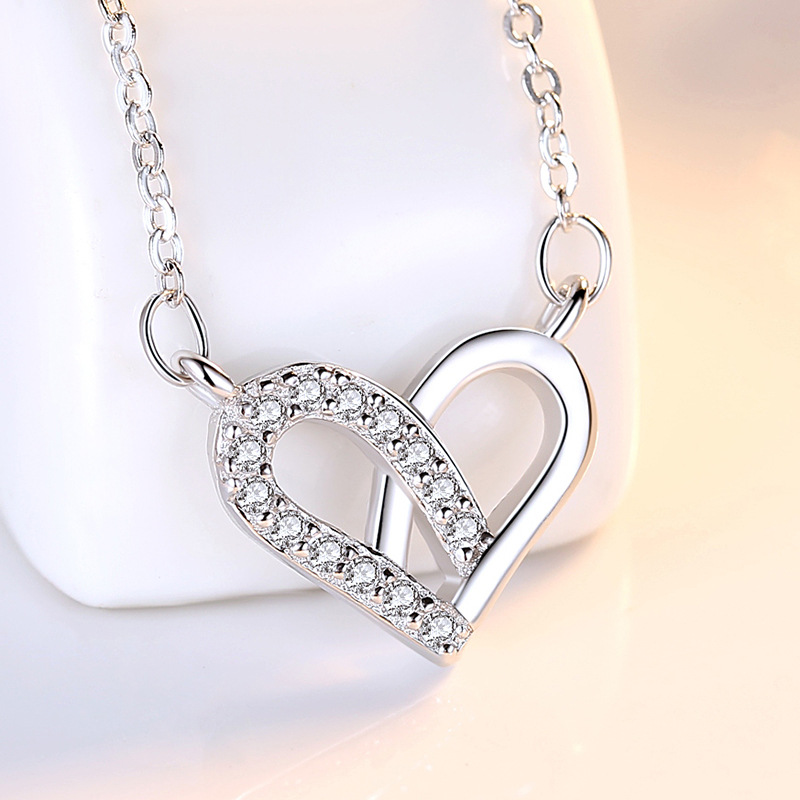 S925 collar en forma de corazón plata esterlina de las mujeres temperamento simple estudiante en línea rojo nuevo coreano moda nicho clavícula cadena