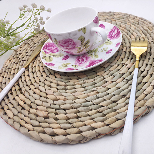 Straw placemats, cattails, hand-woven table mats, insulation mats, Western food mats, coasters, bowl mats, plate mats, casserole mats