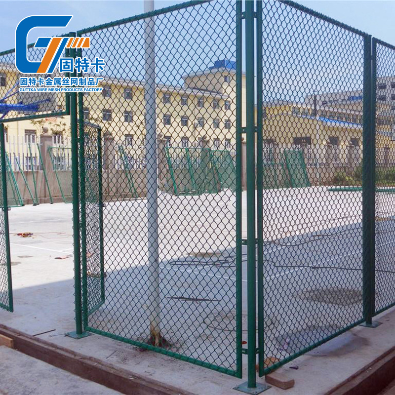 工厂批发多规格球场运动场体育场护栏“围栏隔离护栏网”镀锌丝