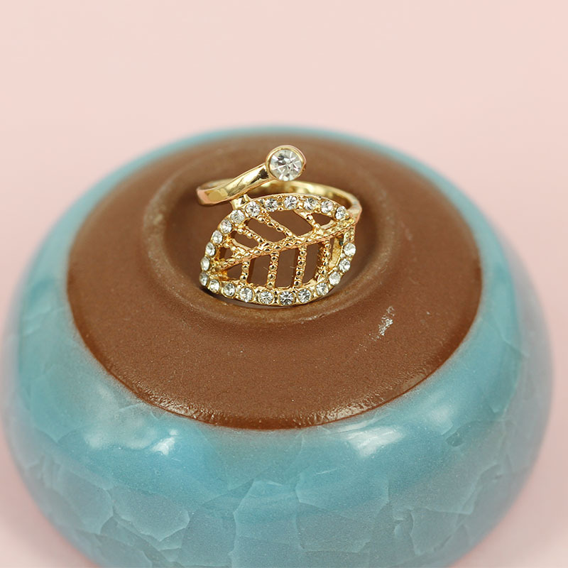 Wish Leaf Jewelry European and American Fashion Zircon Jewelry Princess Engagement Ring Gold-Plated Sapphire Ring