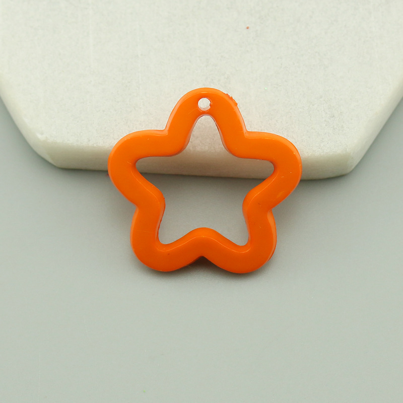 Color estrella de cinco puntas llavero acrílico colgante dopamina accesorios de joyería 30mm flor en forma de ciruela material