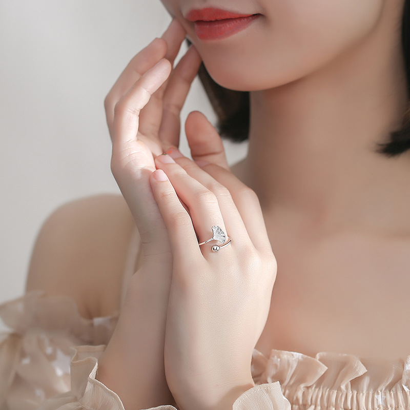 Plata esterlina 925 hoja de ginkgo anillo femenino anillo de estilo frío Internet celebridad mismo estilo japonés y coreano estilo nicho diseño simple artístico