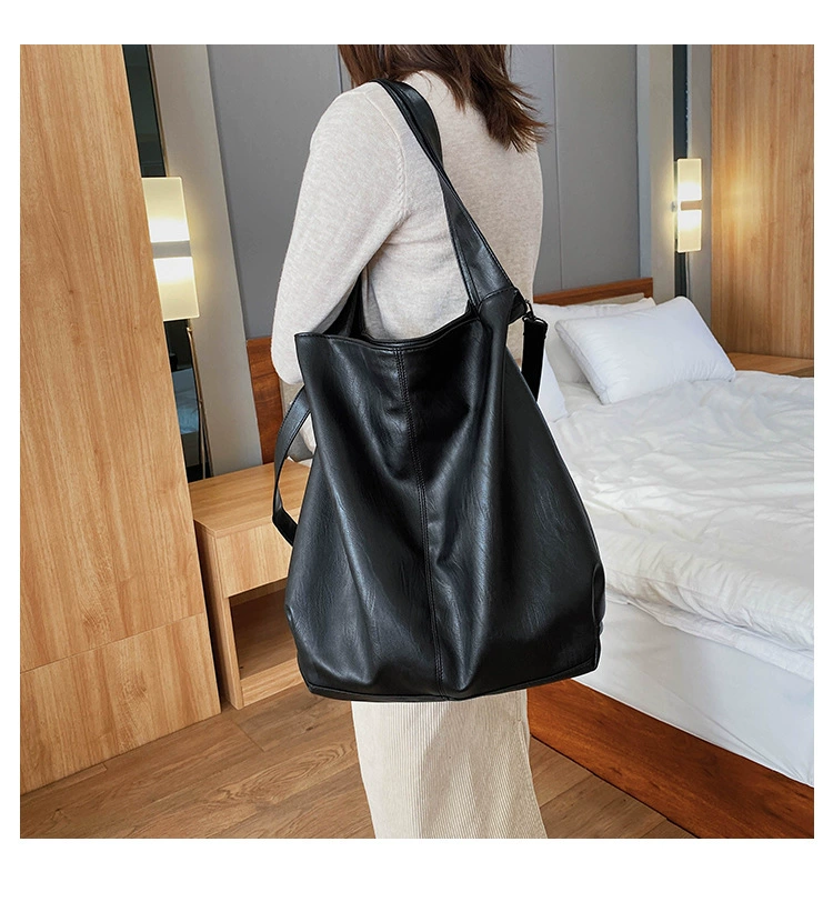 芙迦妮 Retro 2023 Korean Style Large Shoulder Bag, Spacious One-Shoulder Handbag in Green, Black, or Rice White