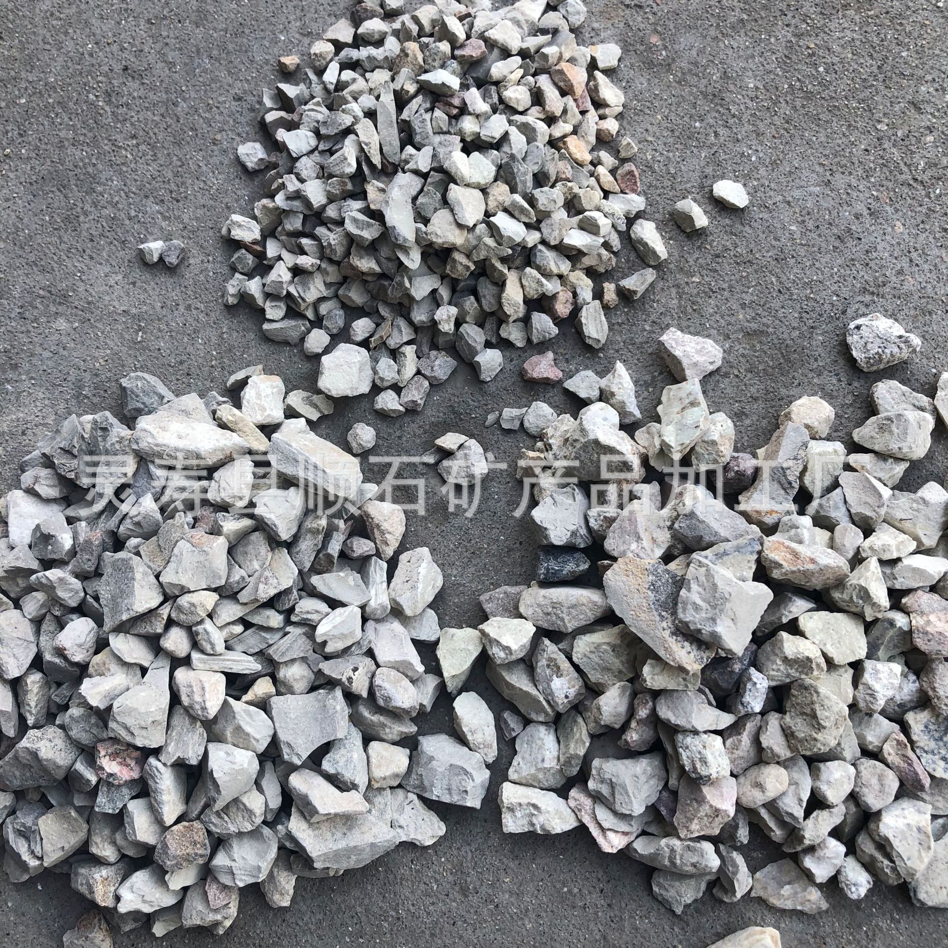 沸石厂家供应人工湿地过滤用沸石除氨人工养殖鱼塘用沸石量大价优