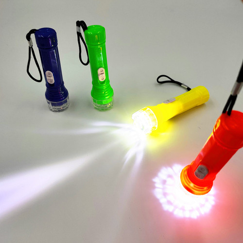 Plastic small flashlight bright flashlight led wholesale practical gift dollar store children's luminous toy