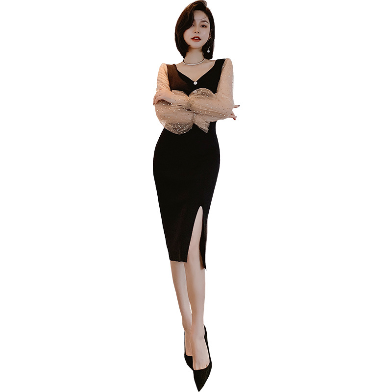 Đầm ôm body nữ đính sequin lưới tay loe cổ chữ V xẻ tà — Màu đen