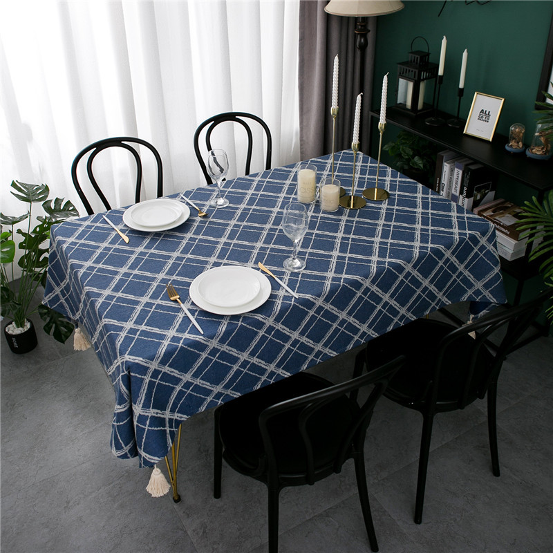Fabricant de nappes rectangulaires à carreaux jacquard minimalistes de style nordique avec pompons, pour tables basses et salles à manger._voghion.com