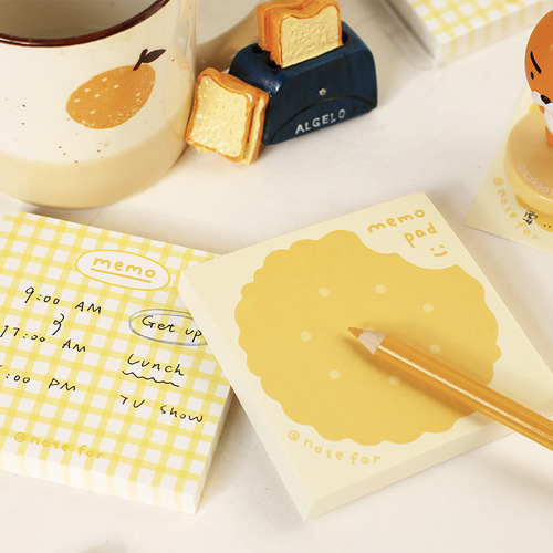 NOTE FOR pattern note paper Milk and salt girl series simple ins strawberry flower message collage material