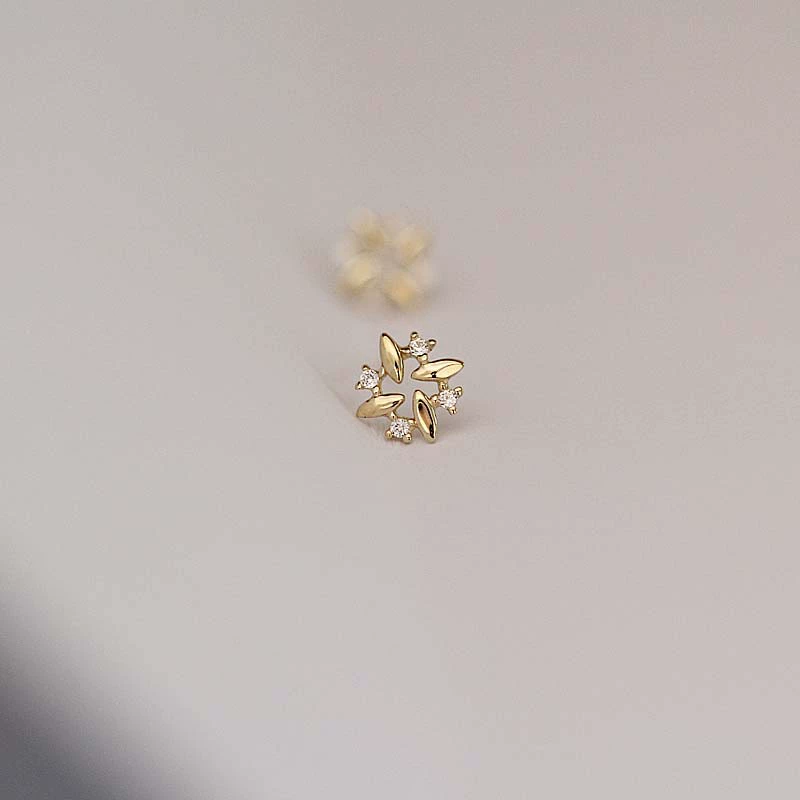 Цирконовые снежинки 9K Gold Изысканные мини-серьги в японском и корейском стиле Популярные праздничные темпераменты для девочек