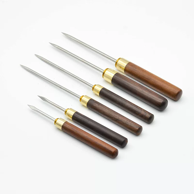 Ice sculpted Japanese-style three-headed ice knife bartender tool - trident ice device
