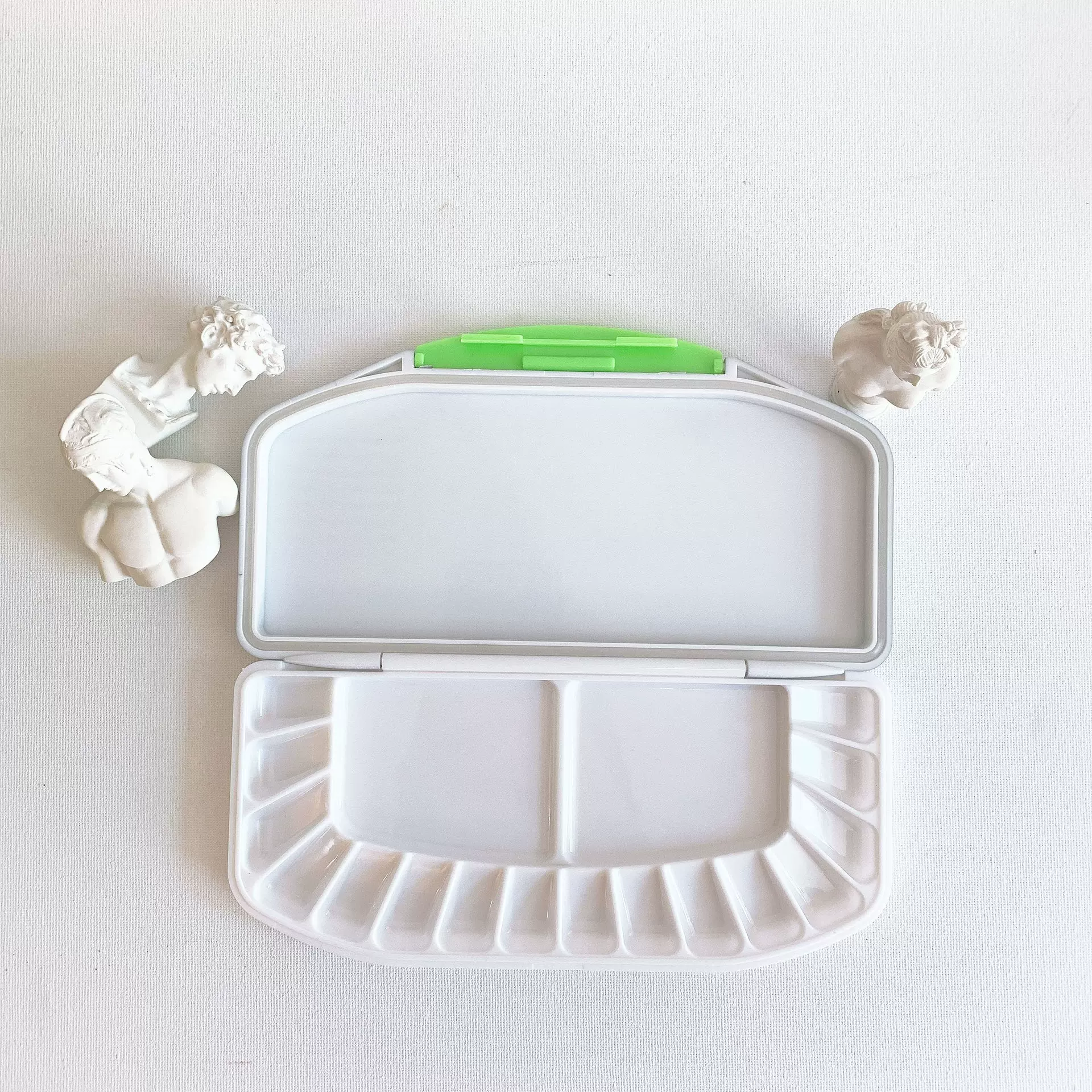 爆款推荐16色水彩保湿调色盘 防溢调色盒