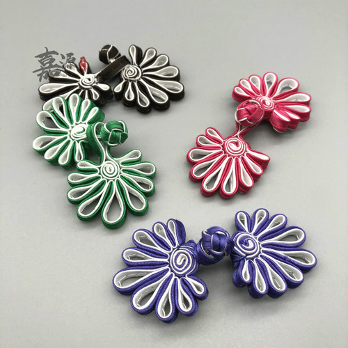 Chinese-style chrysanthemum handcrafted buttoned cheongsam top high-end gold-plated buttons ethnic-style wedding invitation children's Tang suit buttons accessories