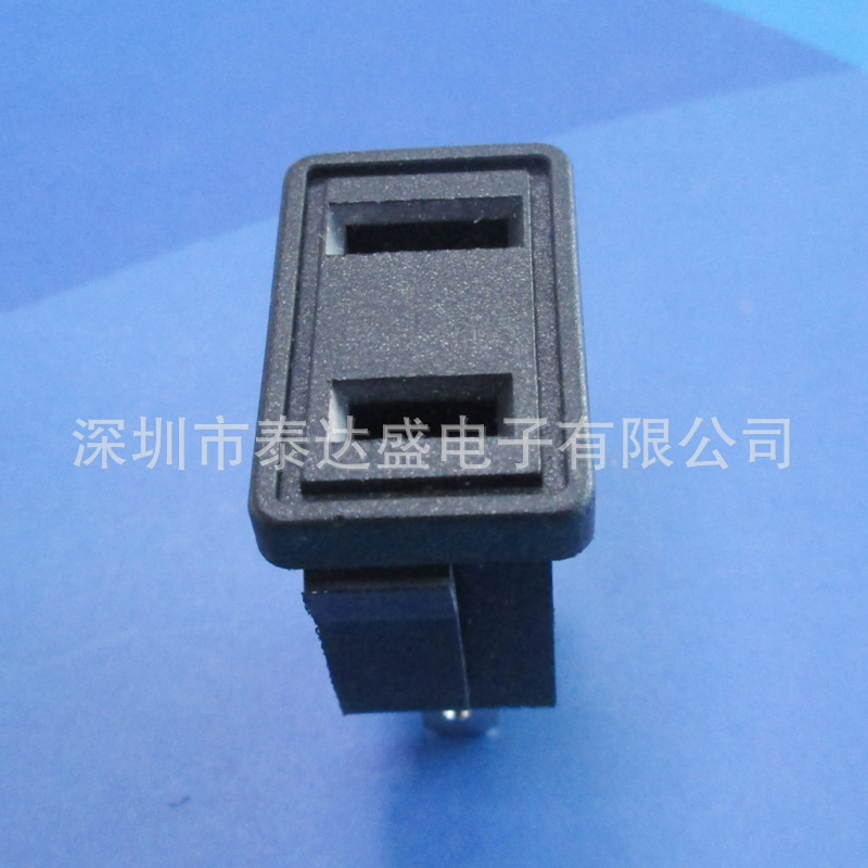 太阳能电源美式两扁输出接口15A大电流美规两孔母插座LH-M-1