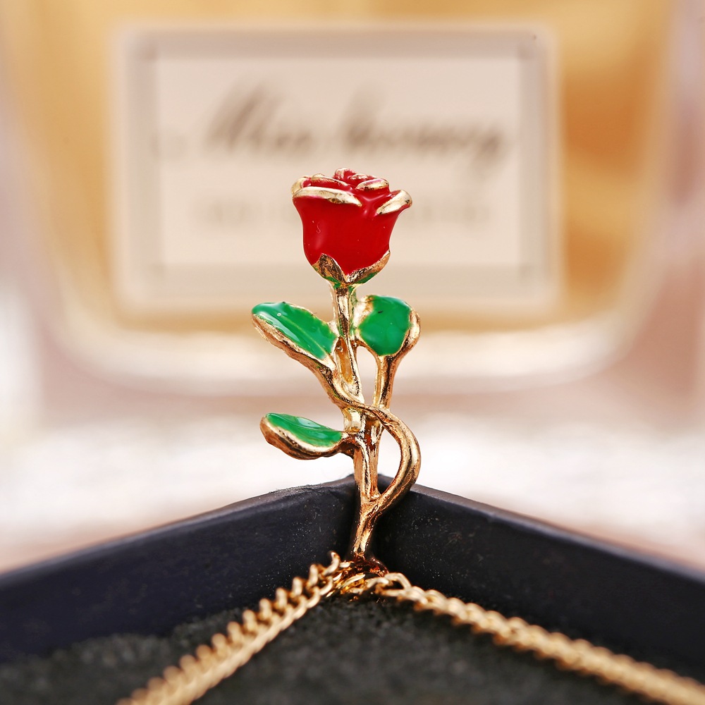new personalized rose pendant necklace creative retro simple gold clavicle chain necklace_voghion.com
