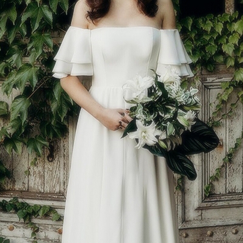 Off-The-Shoulder Outdoor Lawn Wedding Beach Travel Photography Light Wedding Dress, Lightweight Tulle, 2021 Summer New Style, Simple and Elegant Off-The-Shoulder Outdoor Lawn Wedding Beach Travel Photography Light Wedding Dress, Lightweight Tulle, 2021 Summer New Style, Simple and Elegant