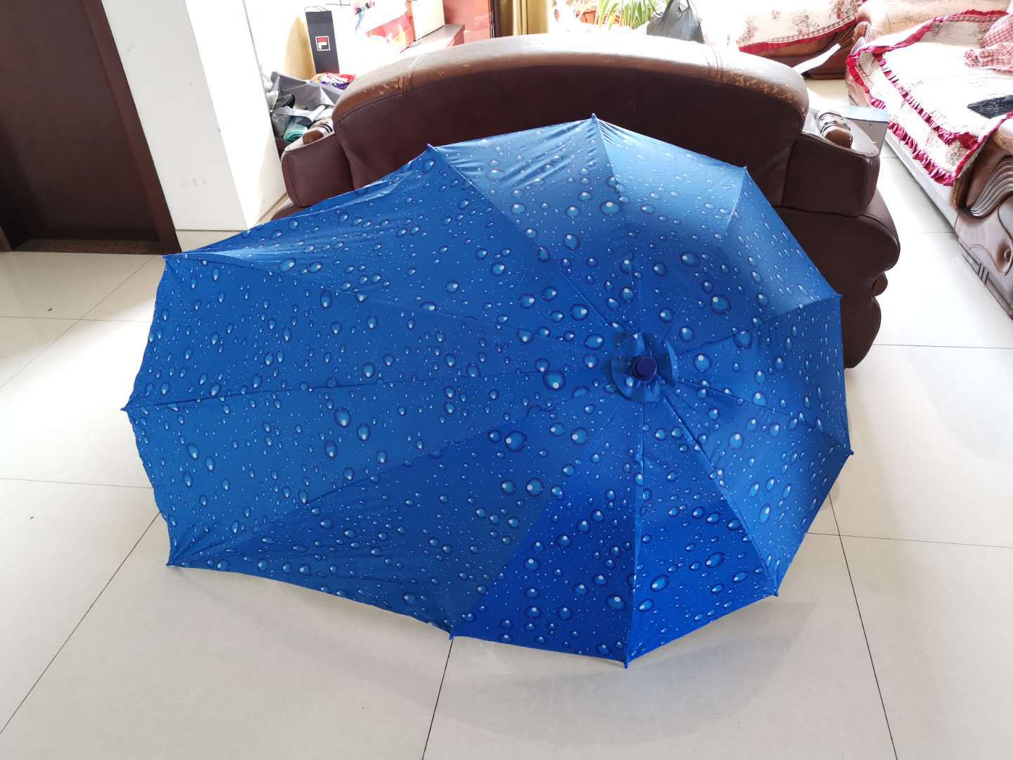 El pegamento de plata azul