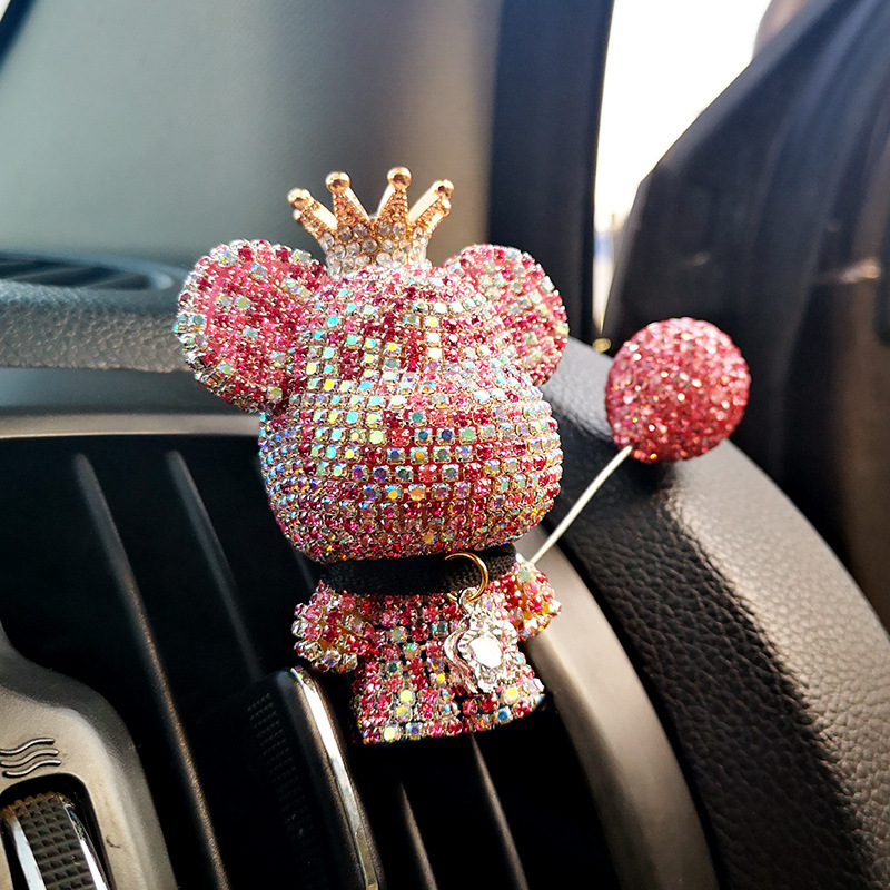 Aromaterapia coche creativo diamante incrustado lindo oso violento oso perfume del coche clip de salida de aire accesorios del coche fabricante femenino