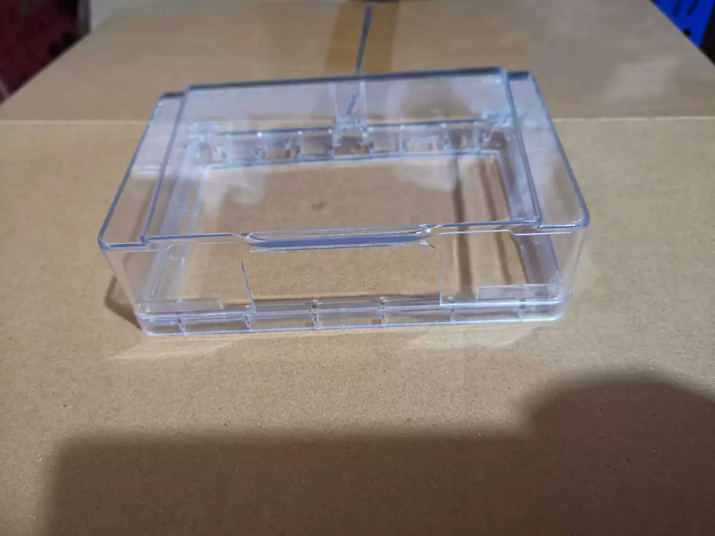 Оптовая Продажа с фабрики 118 самоклеящаяся коробка с защитой от брызг одно-или двухпозиционная розетка для пасты водонепроницаемая крышка небольшого размера Водонепроницаемая коробка с шестью отверстиями