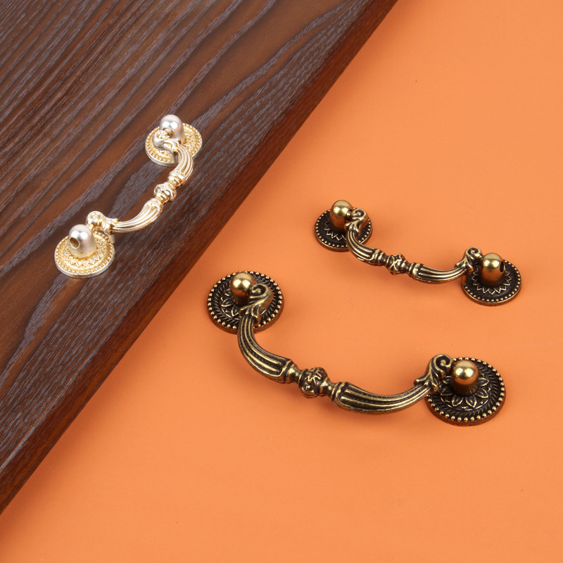 Chinese classical furniture, refined yellow silver drawer handle, European antique bedside table, do