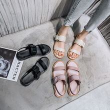 2025新款夏季软底平底凉鞋女百搭舒适网红露趾学生大码女鞋41-43