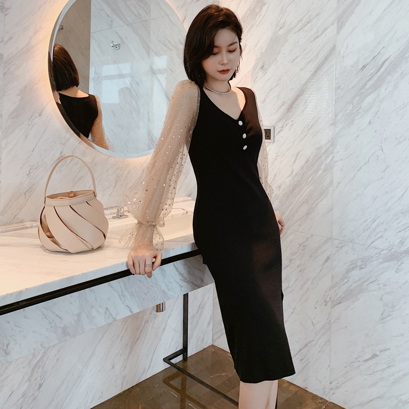 Đầm ôm body nữ đính sequin lưới tay loe cổ chữ V xẻ tà — Màu đen