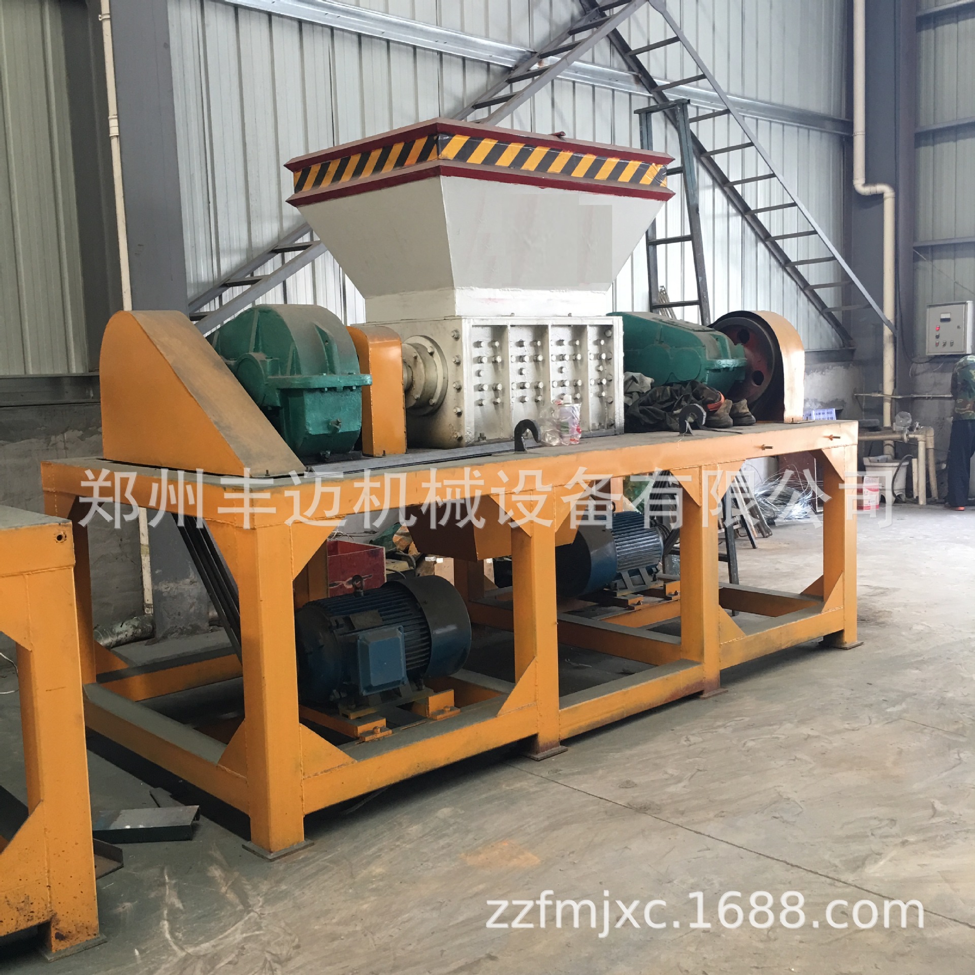 塑料编织袋撕碎机 废旧轮胎双轴撕碎机 多功能油漆桶金属撕碎机