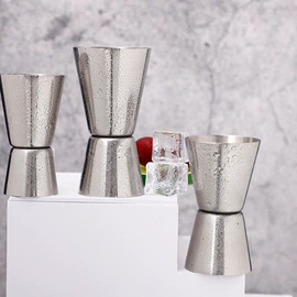 酒杯;裱花嘴/袋/枪;调酒器