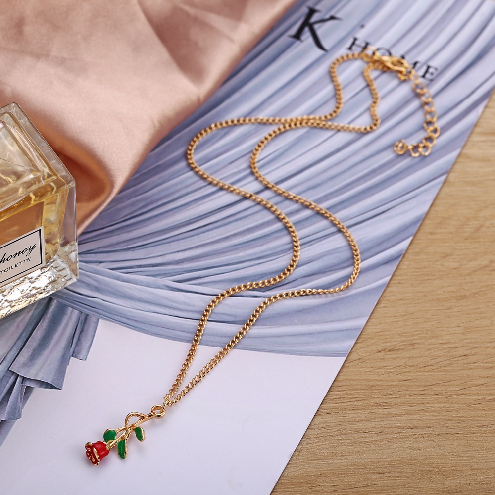 new personalized rose pendant necklace creative retro simple gold clavicle chain necklace_voghion.com