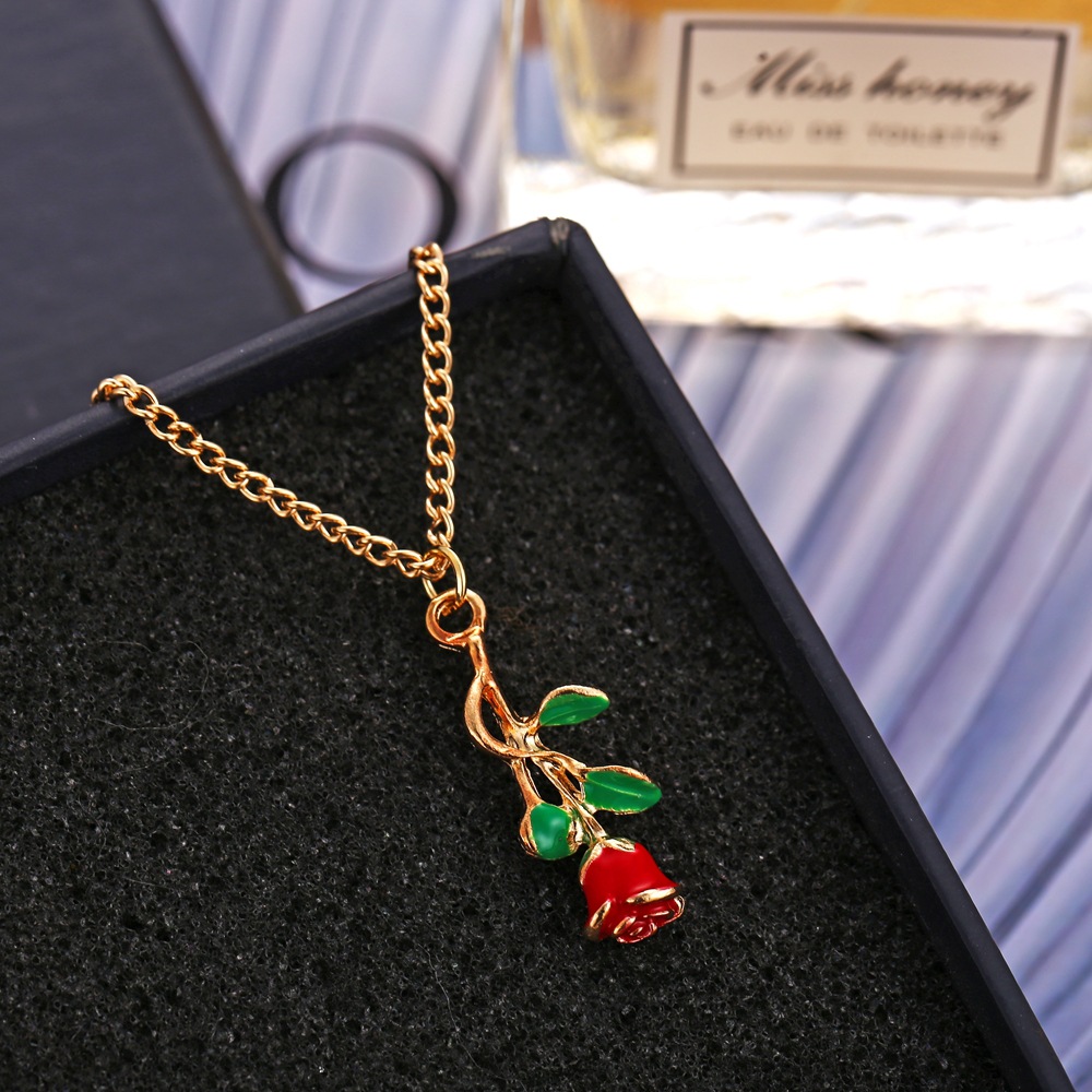 new personalized rose pendant necklace creative retro simple gold clavicle chain necklace_voghion.com