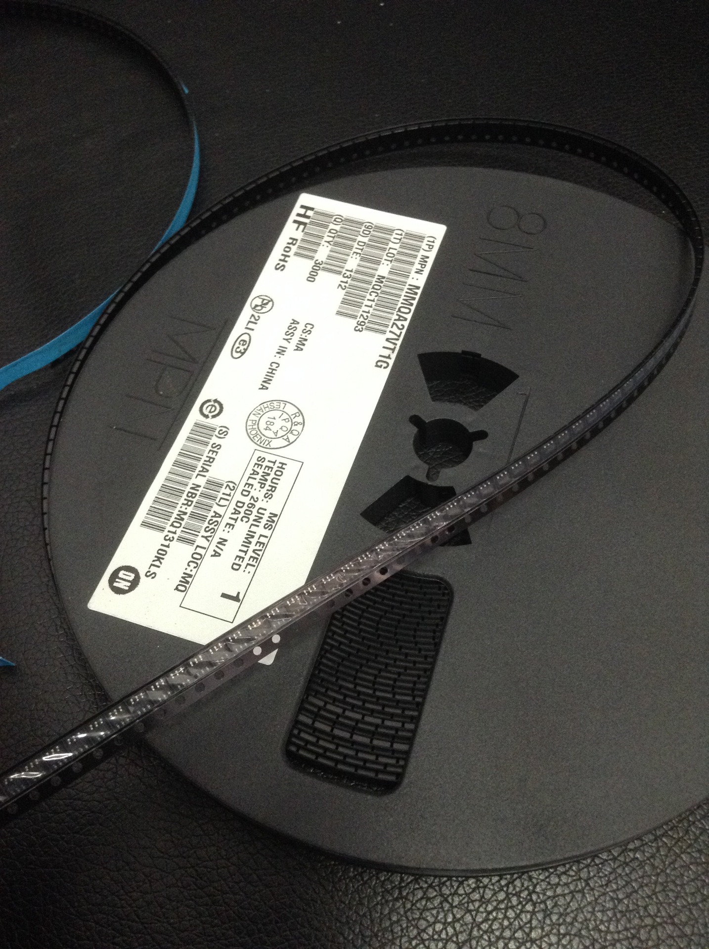 MMBZ27VCLT1G SOT-23 40W大功率齐纳瞬态压降 印字27C