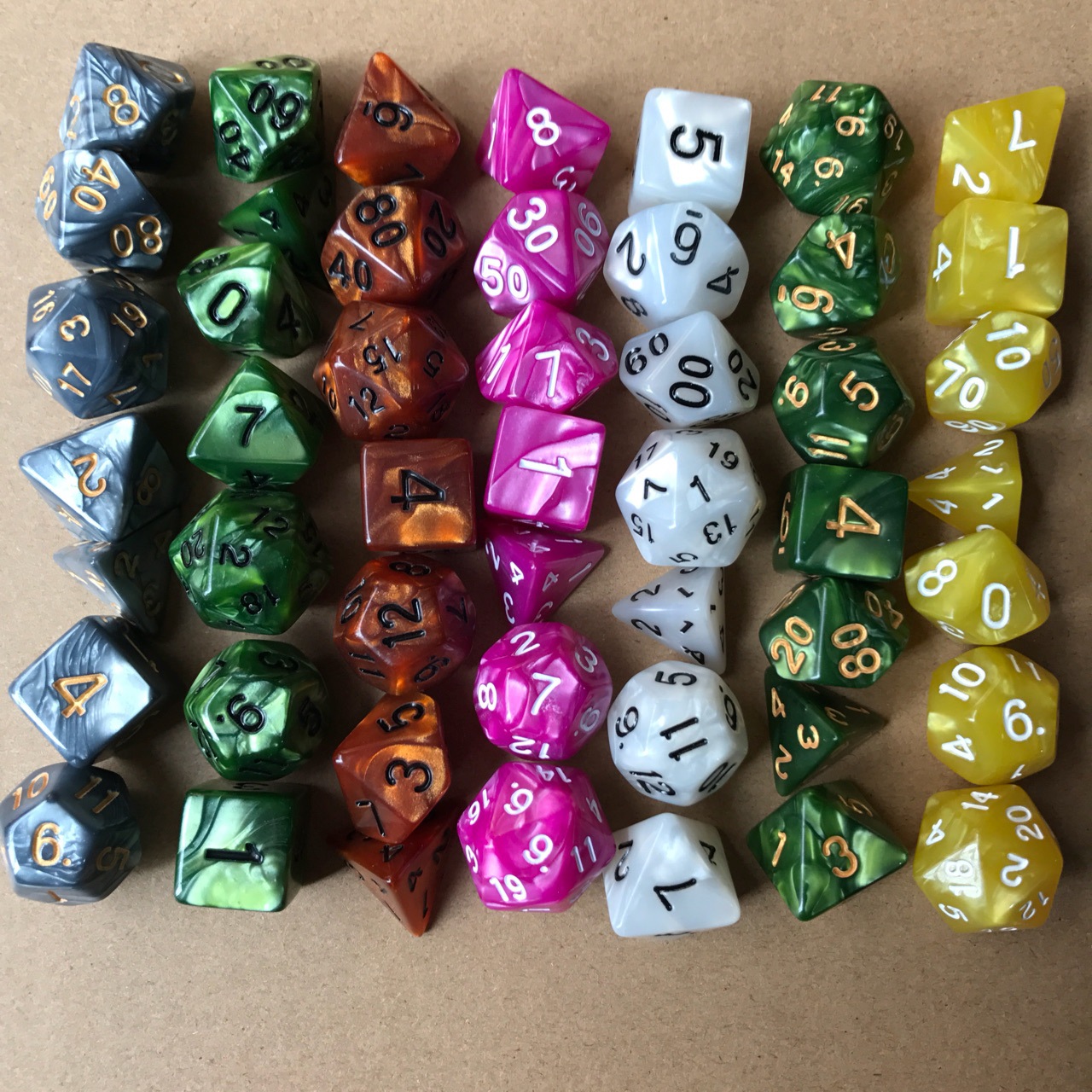 Run group color multi-sided digital dice acrylic Pearl pattern PRTG game color Foreign trade supply 7 grain set