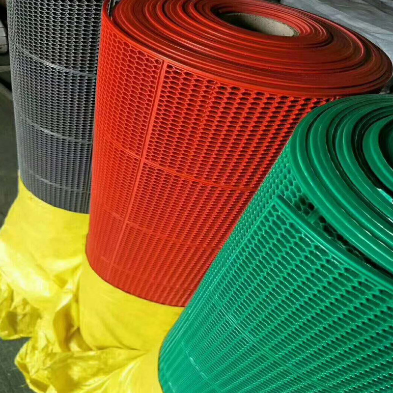 Factory wholesale PVC coiled material hexagonal hollow carpet bathroom swimming pool dust-proof floor mat
